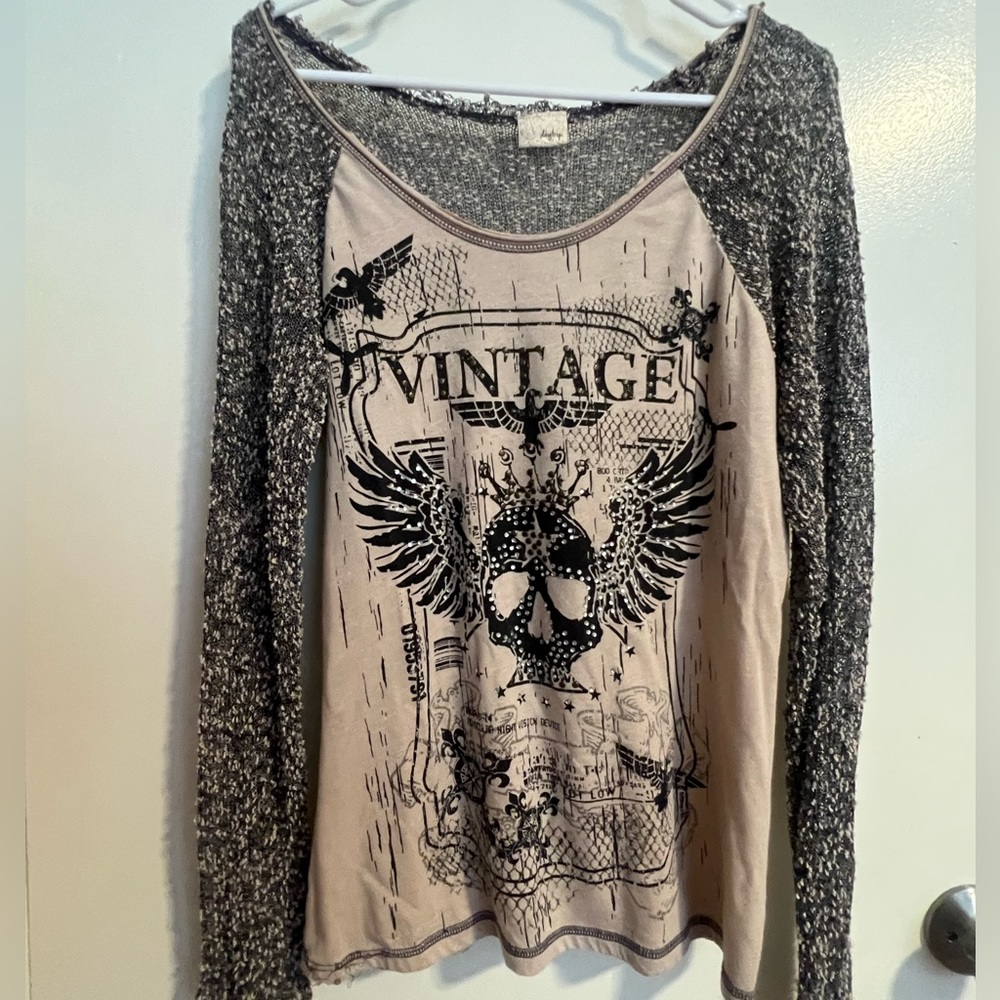 Vintage Embellished Net Top w Skull Crown Wing Print Gold Studs